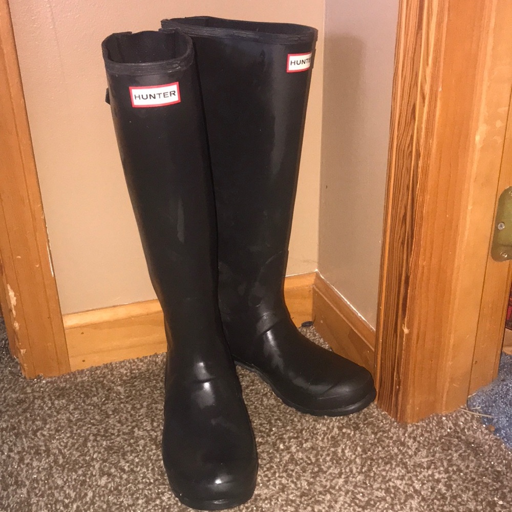 HUNTER tall black boots